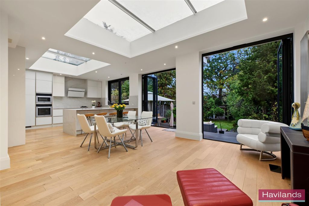 Property photo 2 of 31 41 Hillfield Park, London N21 3Qj-With Watermark-2