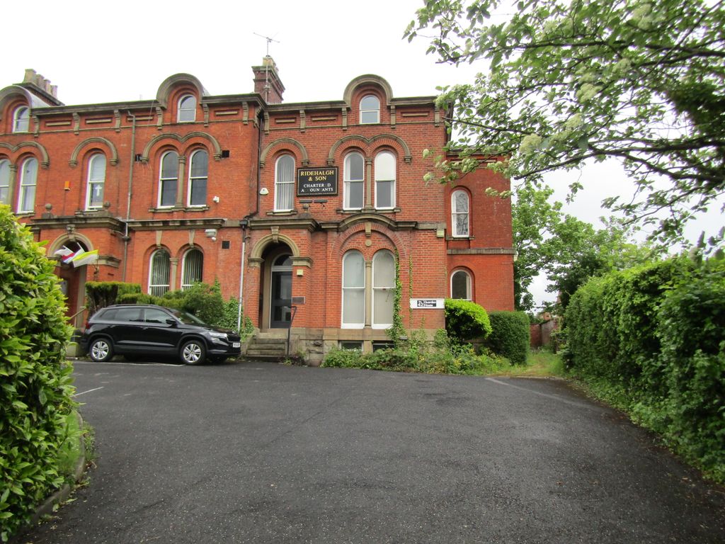 Property photo 1 of 6