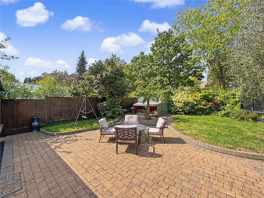 Property photo 2 of 27 Picture No. 16