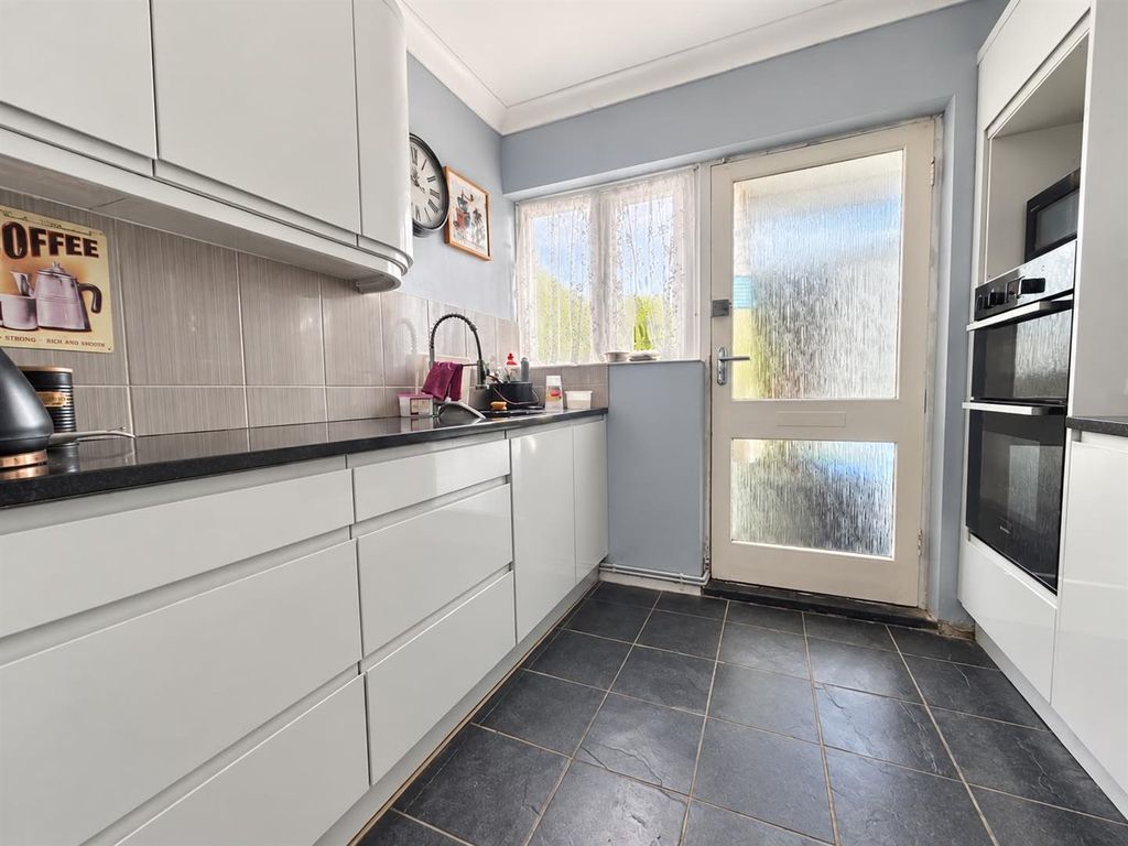 Property photo 2 of 13 Kitchen