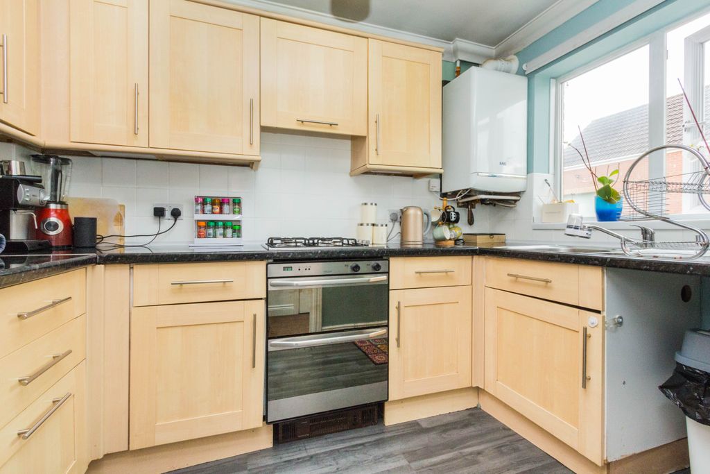 Property photo 2 of 14 Kitchen