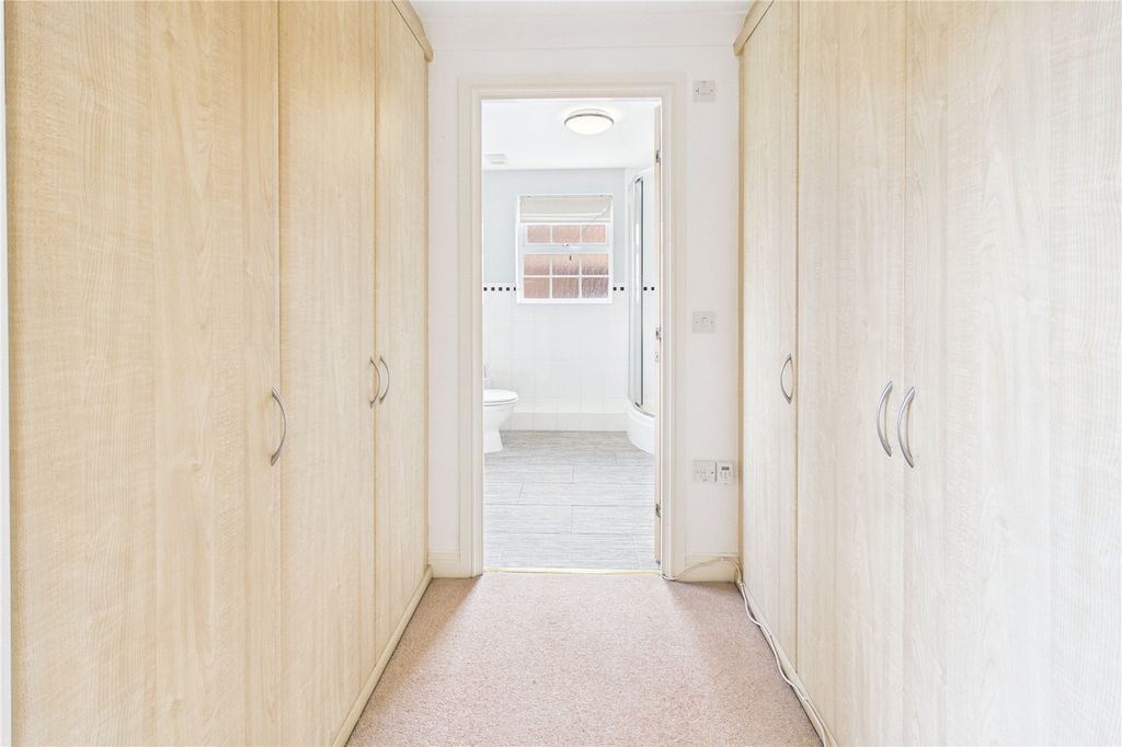 Additional image 9 of 2 bed flat for saleOld College Road, Newbury, Berkshire RG14