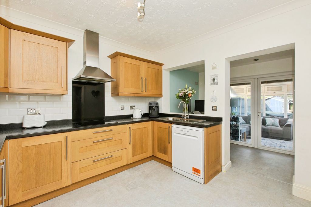 Property photo 3 of 26 Pbox-Img.Jpg