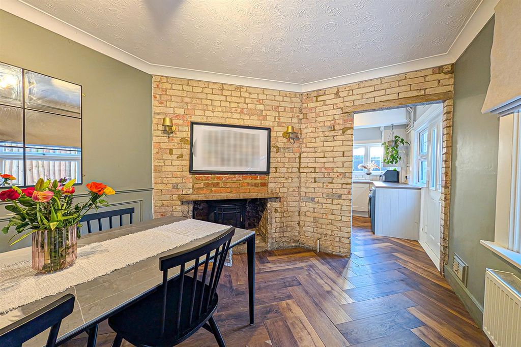 Property photo 3 of 18 Pxl_20260407_145114409 Ding.Jpg