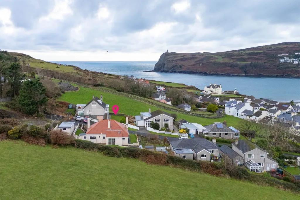 Property photo 2 of 32