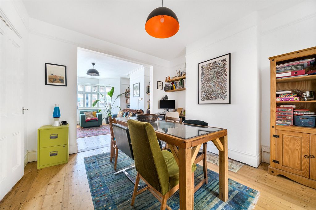 Property photo 3 of 31 Picture No. 14