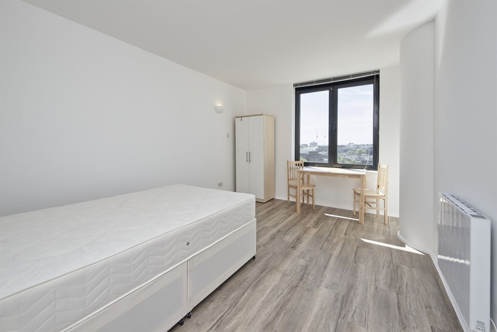 Property photo 1 of 7 (Main)