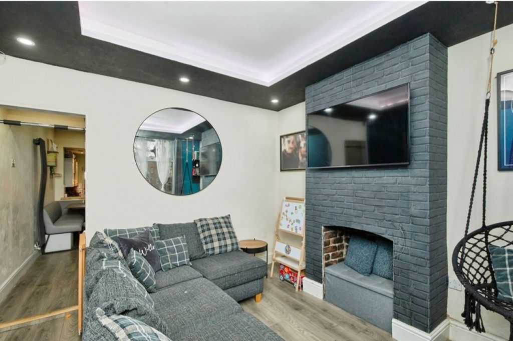 Property photo 3 of 18