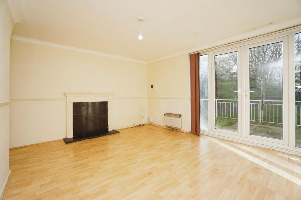 Property photo 3 of 22 Living Room
