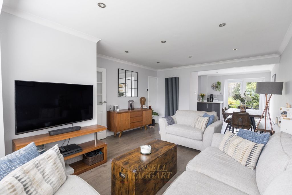 Property photo 3 of 25