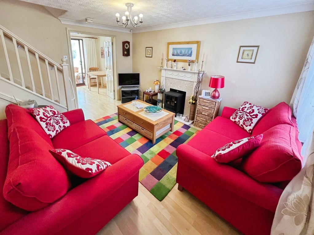 Property photo 2 of 17 Lounge