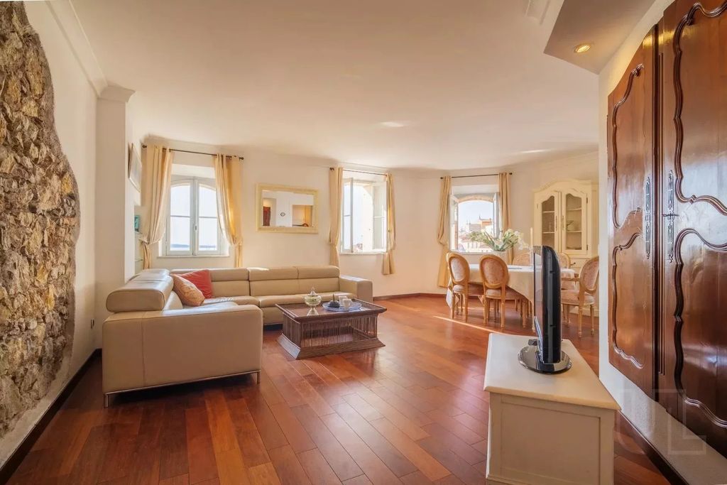 Property photo 1 of 4