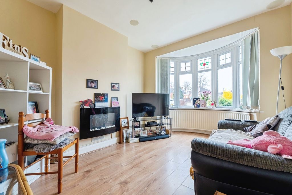 Property photo 3 of 17 Pbox-Img.Jpg