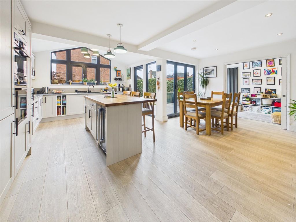 Property photo 2 of 22