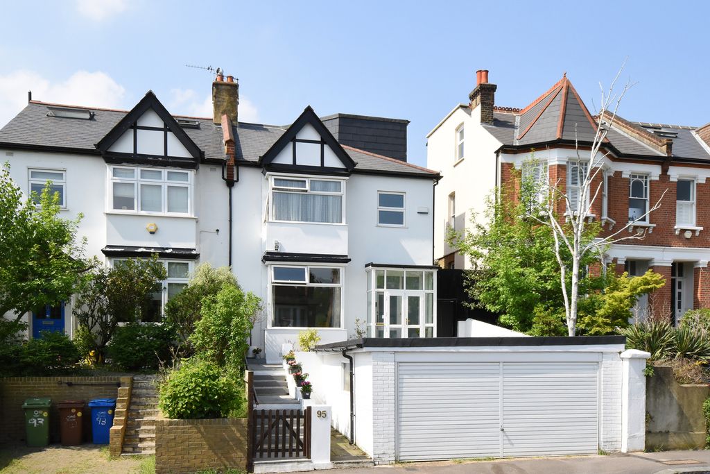 Property photo 2 of 24