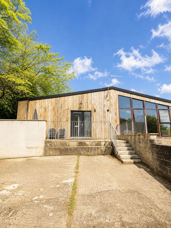 Property photo 1 of 9 374786De-8F10-4729-9591-47E335Eeebf6