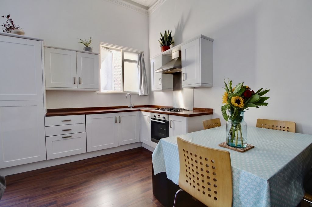 Property photo 2 of 10 Kitchen