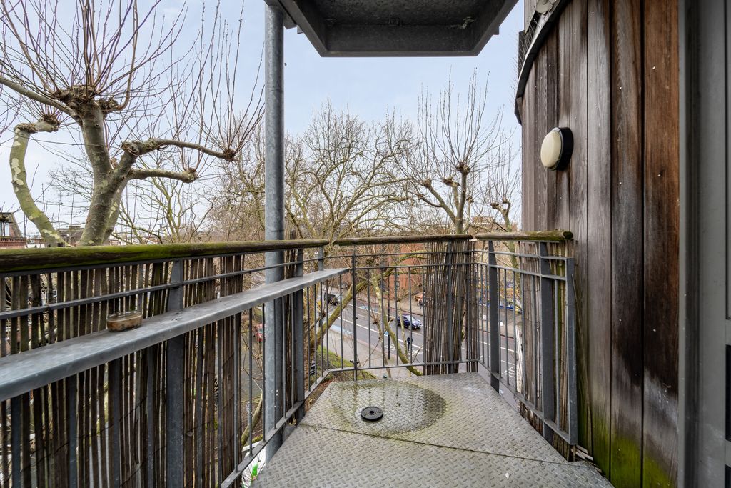 Property photo 3 of 17 Balcony