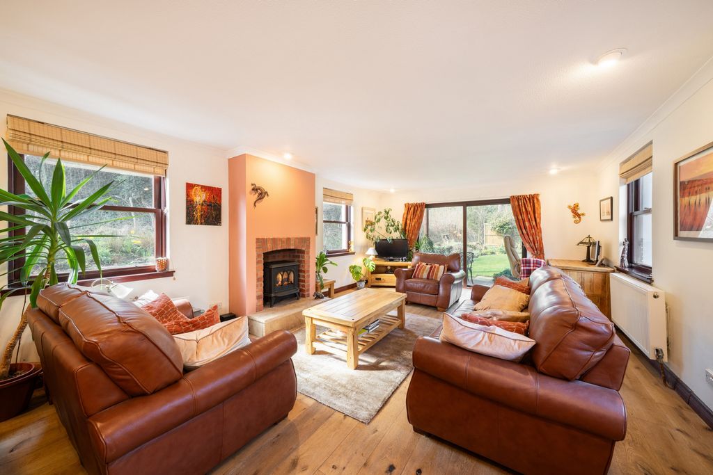 Property photo 3 of 31 Photo 19