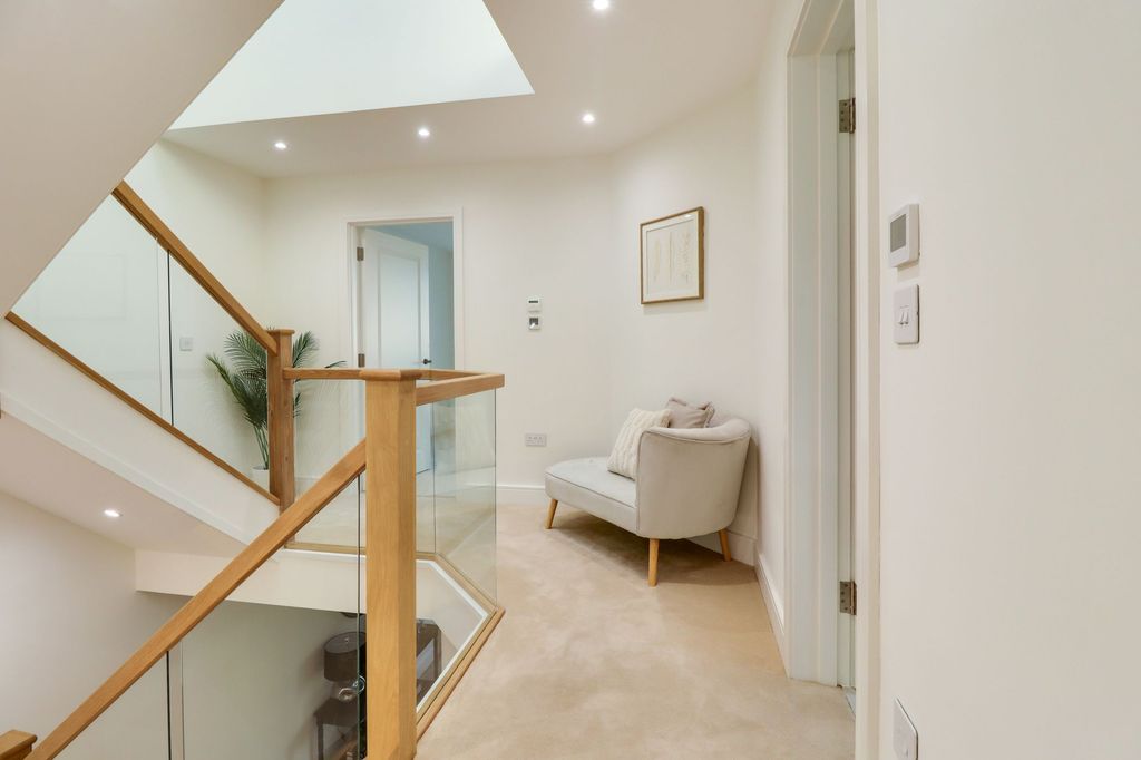 Additional image 27 of 4 bed semi-detached house for saleHurst Road, East Molesey KT8