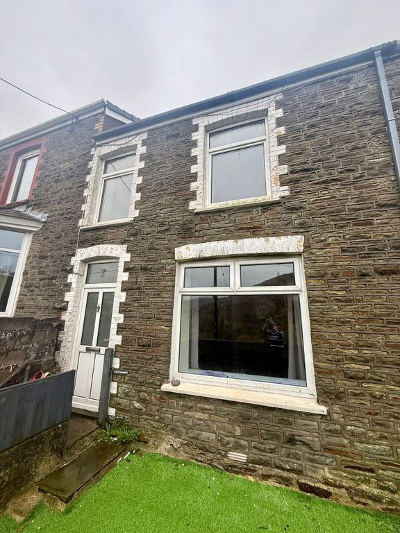 Property photo 2 of 27