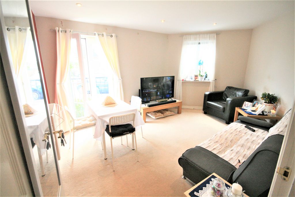 Property photo 2 of 6