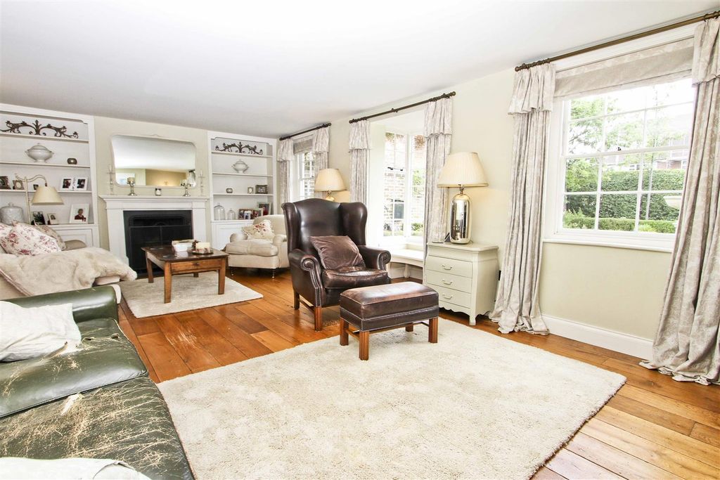 Property photo 2 of 30 Living Room.3.Jpg