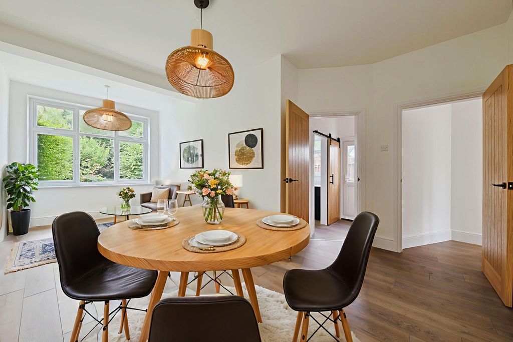 Property photo 3 of 11 4295715