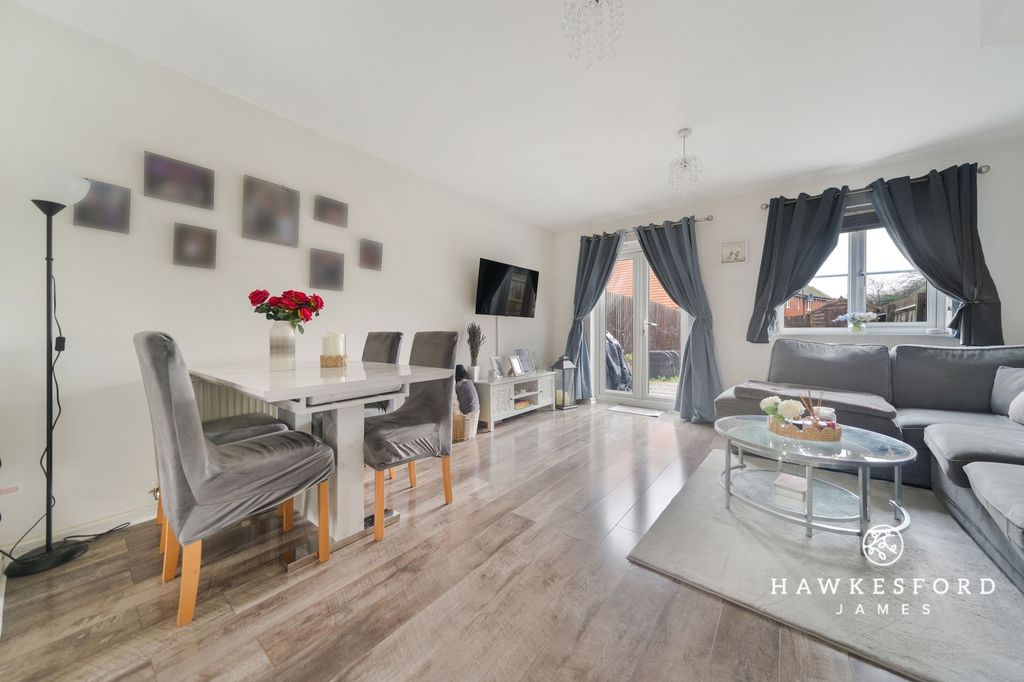 Property photo 2 of 14 Barnfields Court, Sittingbourne - Lounge/Diner