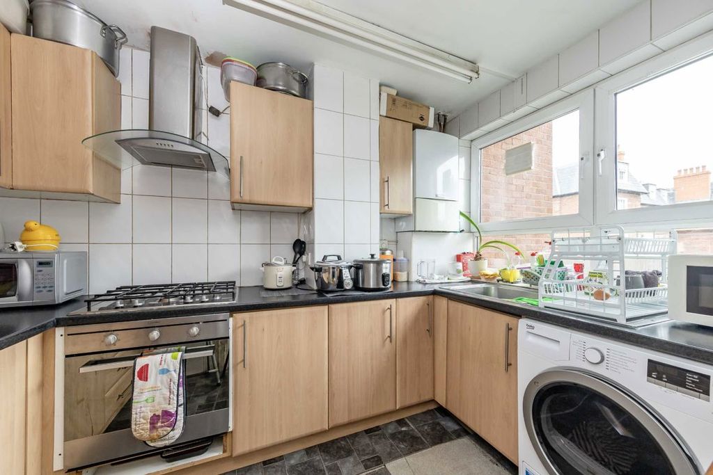 Property photo 3 of 6