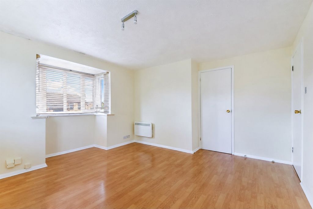 Property photo 3 of 5