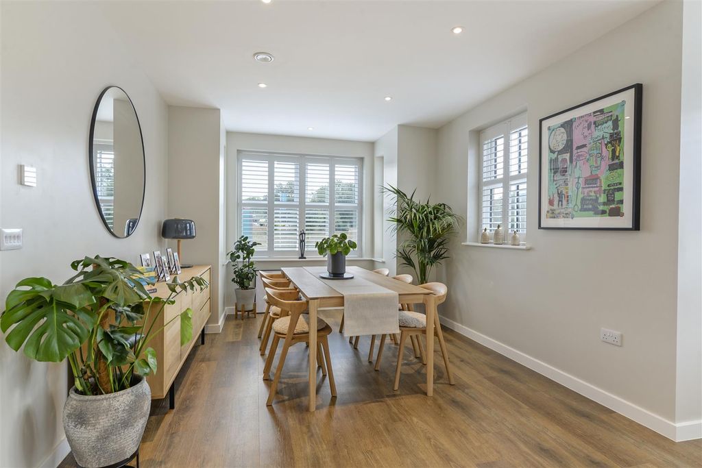 Property photo 1 of 26 17Newbridge05.Jpg