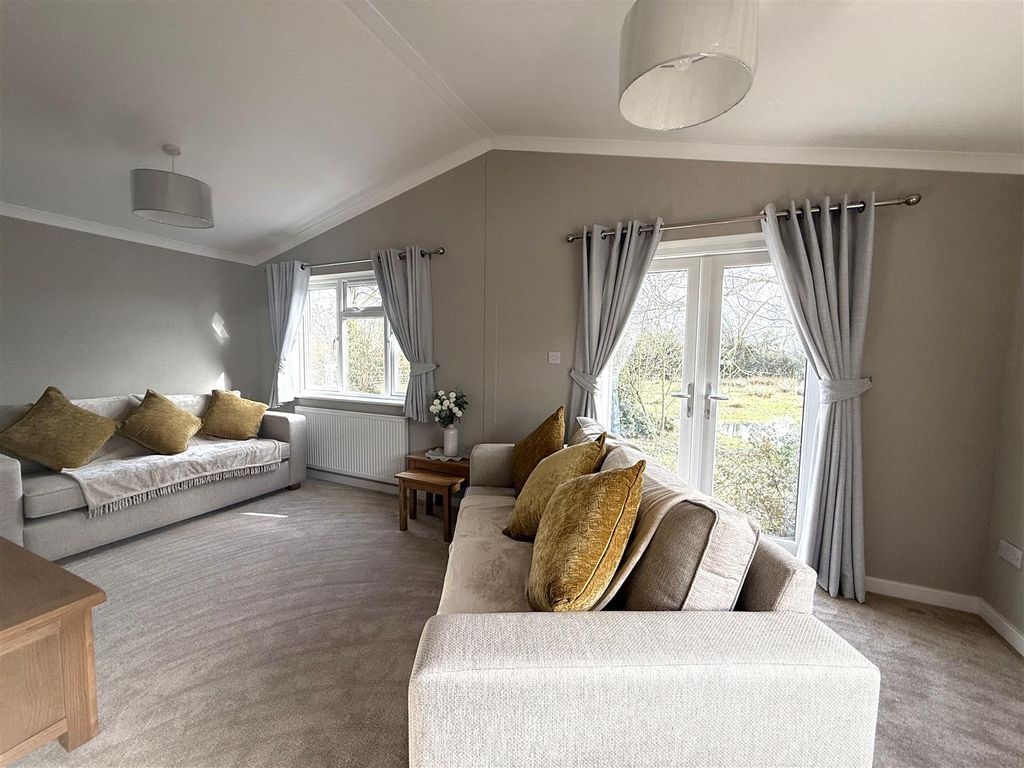 Property photo 3 of 12 Img_5637.Jpeg