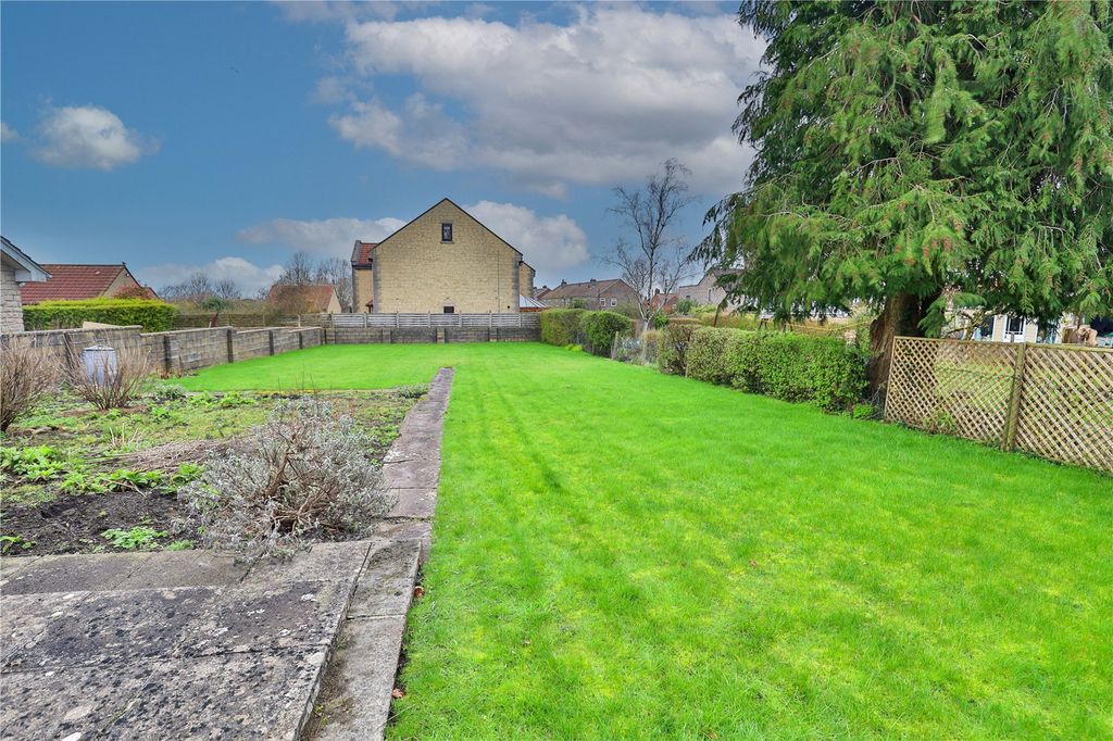 Property photo 2 of 16 Picture No. 04