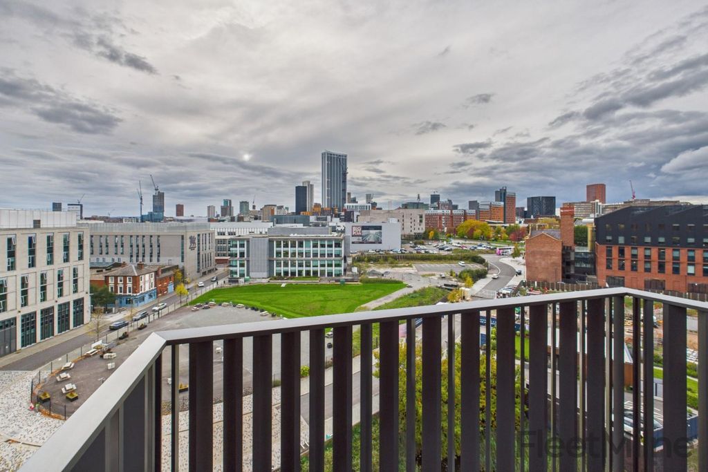 Property photo 2 of 27 Cam04864G0-Pr0259-Still025.Jpg