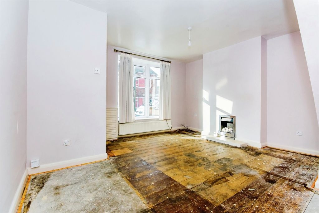 Property photo 2 of 11