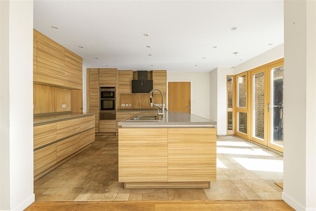 Property photo 2 of 33 28_60734.Jpg