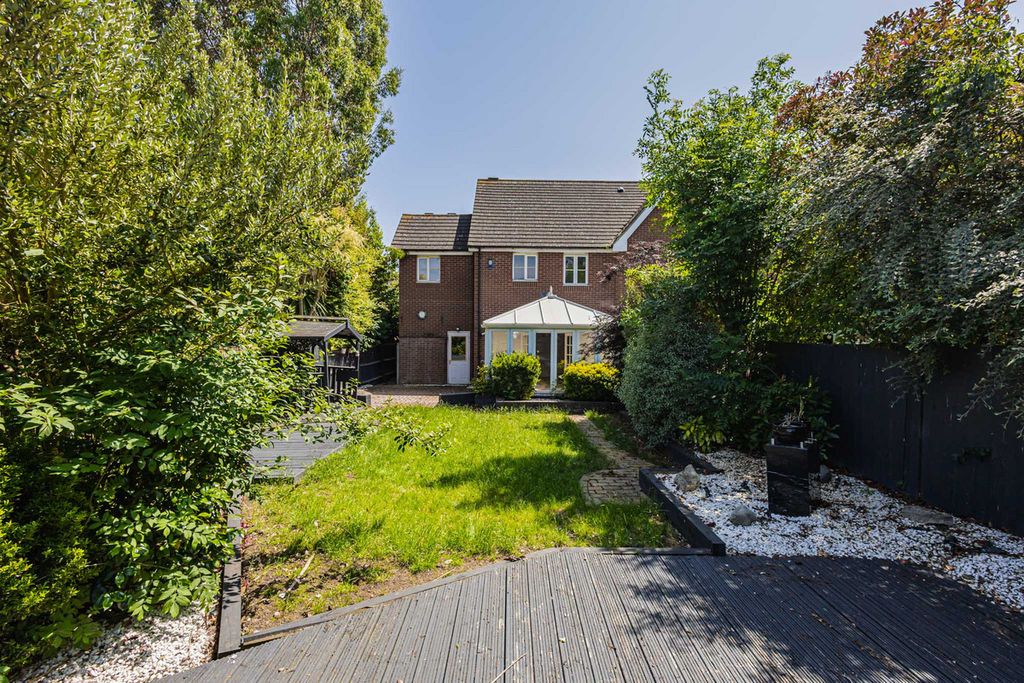Property photo 2 of 26