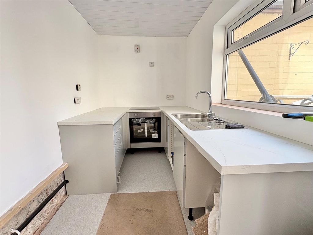 Property photo 3 of 7 Kitchen.Jpg