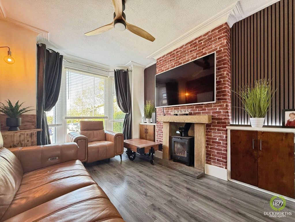 Property photo 2 of 26