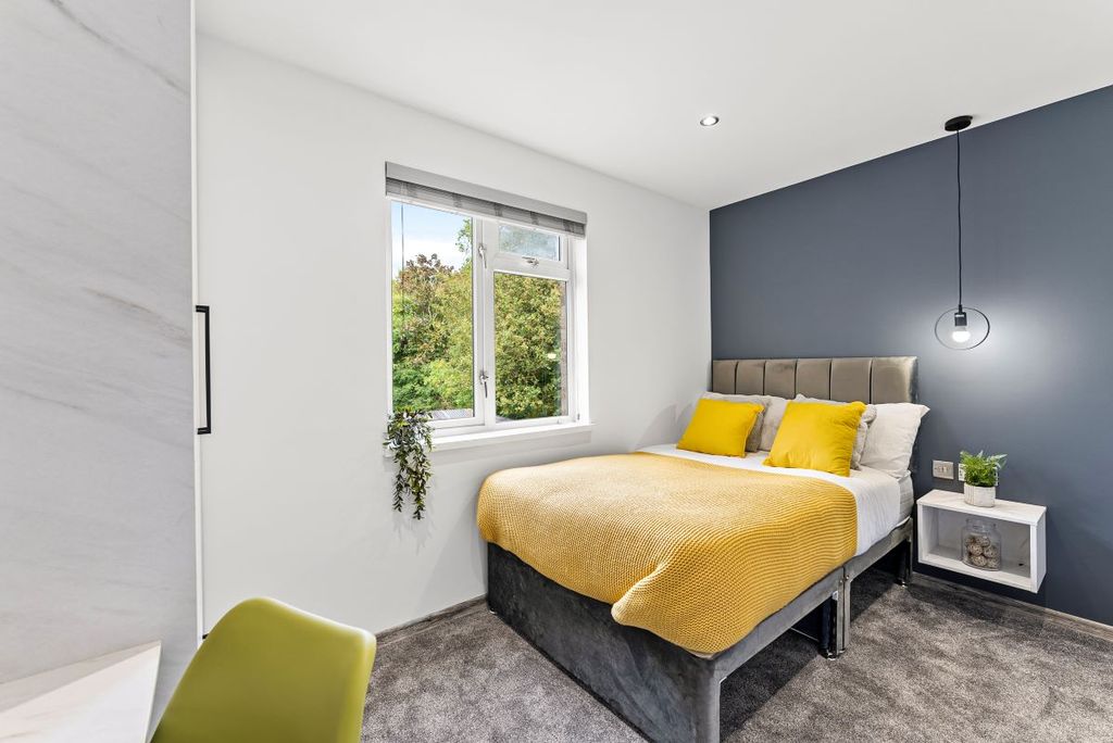 Property photo 1 of 35