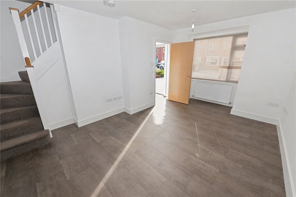 Property photo 3 of 10 Picture No. 02