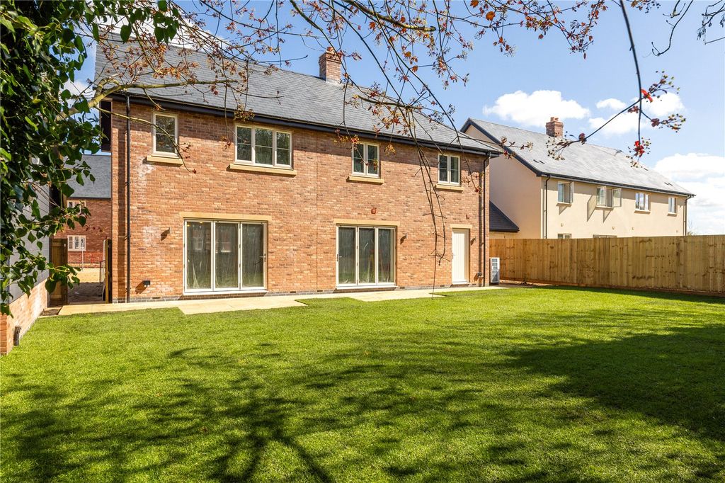 Property photo 2 of 15 Picture No. 35