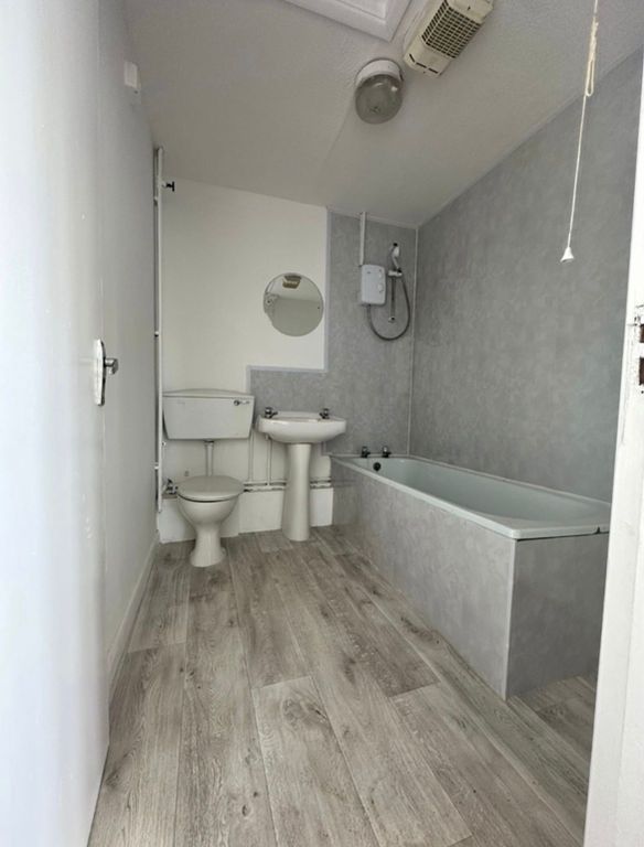 Property photo 1 of 3