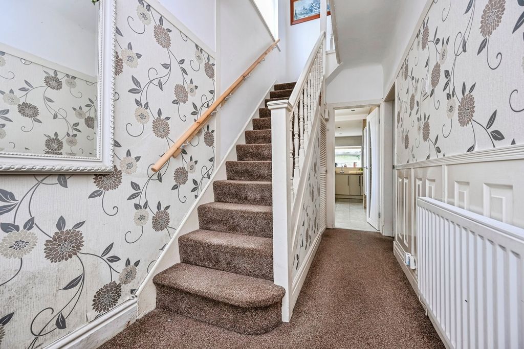 Property photo 2 of 16 Photo