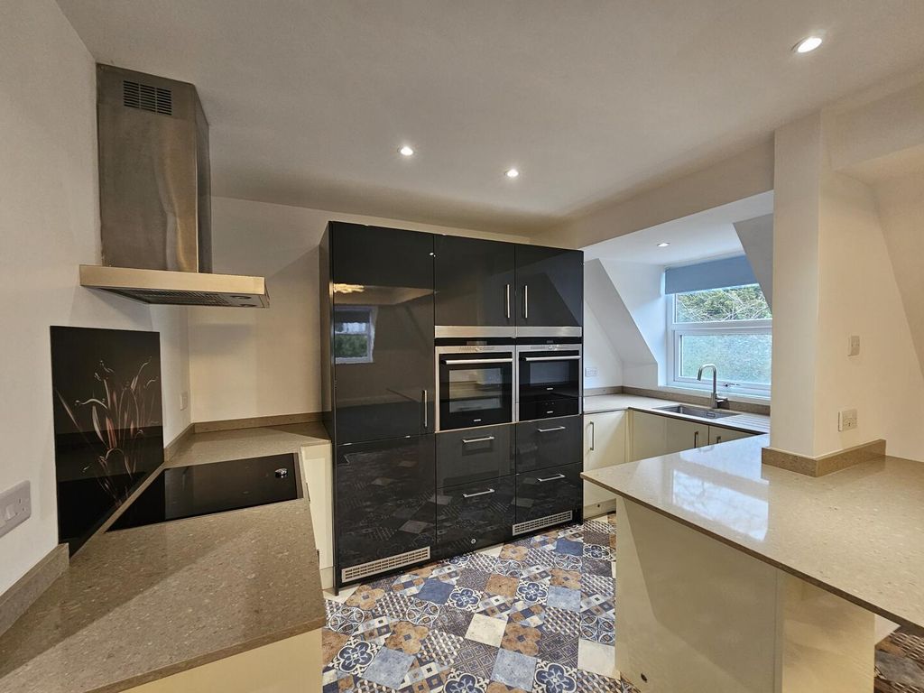 Property photo 1 of 8 Kitchen