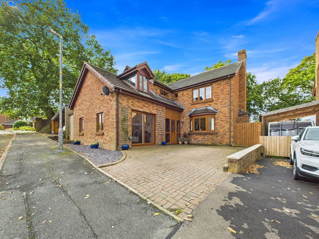 Property photo 1 of 25