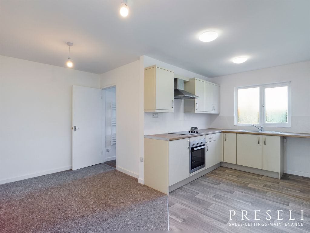 Property photo 1 of 15 Photo 14