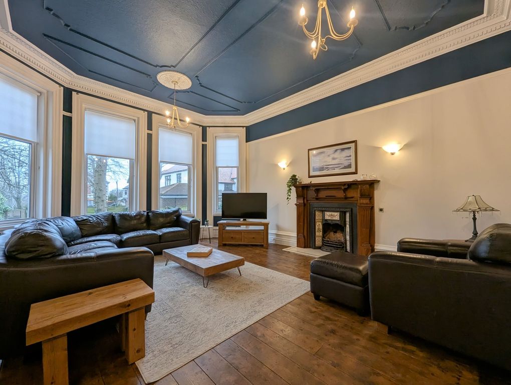Property photo 2 of 38