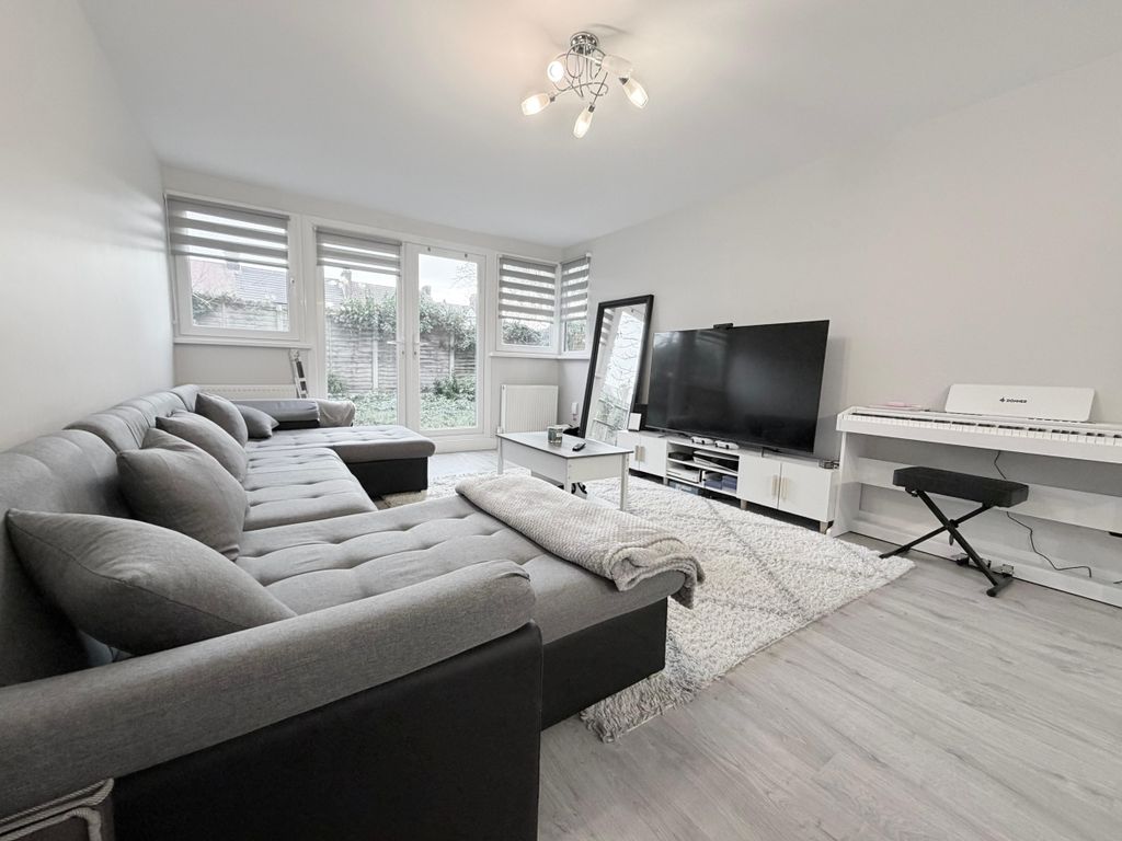 Property photo 2 of 8 Whatsapp Image 20...